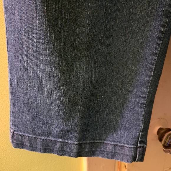 Lee At The Waist Capris - Picture 2 of 14